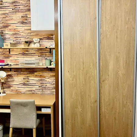 Le Splendide Yourhosthelper *